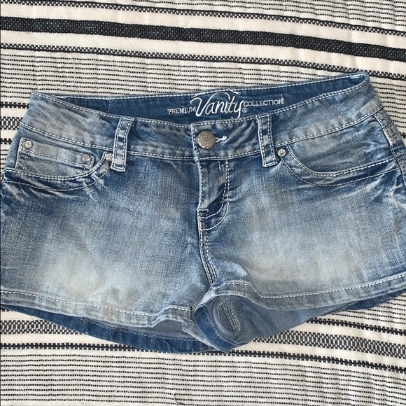 Premium Vanity Shorts - Picture 1 of 3